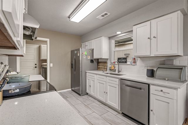 512 W Roanoke Street, Broken Arrow, OK 74011