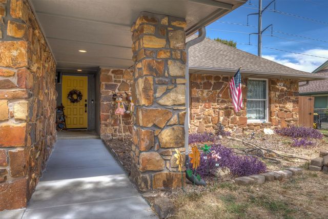 512 W Roanoke Street, Broken Arrow, OK 74011