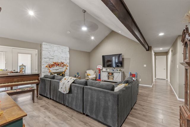 512 W Roanoke Street, Broken Arrow, OK 74011