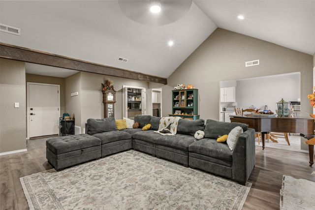 512 W Roanoke Street, Broken Arrow, OK 74011