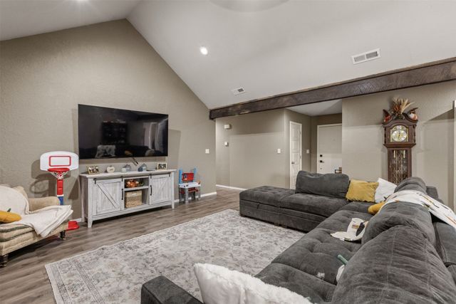 512 W Roanoke Street, Broken Arrow, OK 74011
