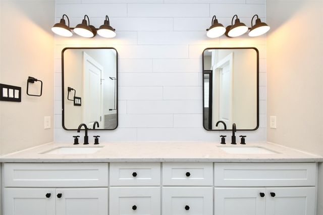 1146 Wycliffe Drive, Houston, TX 77043