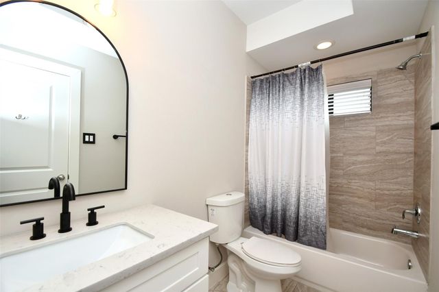 1146 Wycliffe Drive, Houston, TX 77043