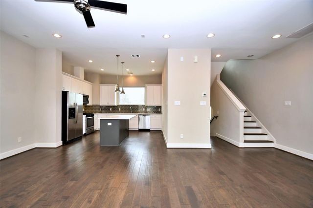 1146 Wycliffe Drive, Houston, TX 77043