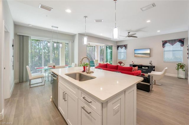 6953 Avalon CIR 1804, Naples, FL 34112