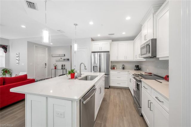 6953 Avalon CIR 1804, Naples, FL 34112