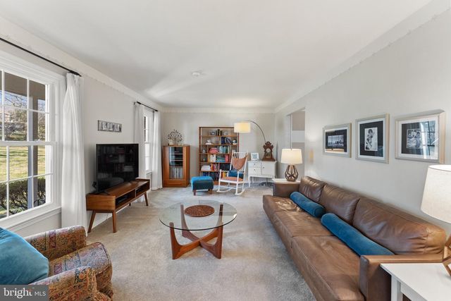 5383 CLEBURNE LN, Woodbridge, VA 22192