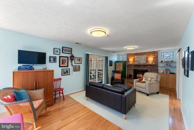 5383 CLEBURNE LN, Woodbridge, VA 22192