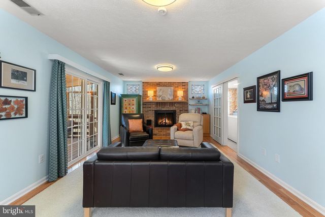 5383 CLEBURNE LN, Woodbridge, VA 22192