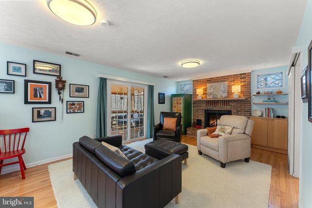 5383 CLEBURNE LN, Woodbridge, VA 22192