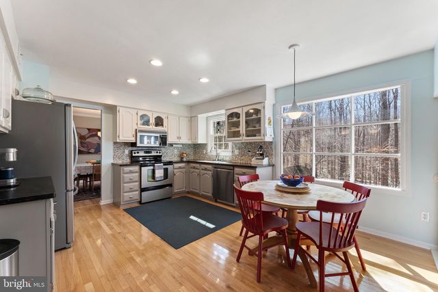 5383 CLEBURNE LN, Woodbridge, VA 22192