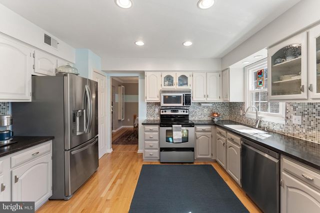 5383 CLEBURNE LN, Woodbridge, VA 22192