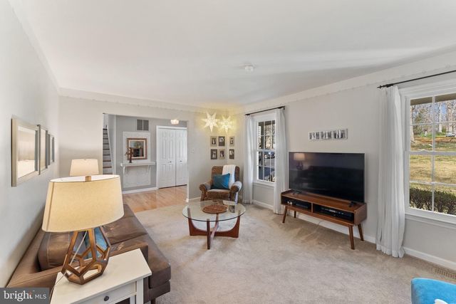 5383 CLEBURNE LN, Woodbridge, VA 22192