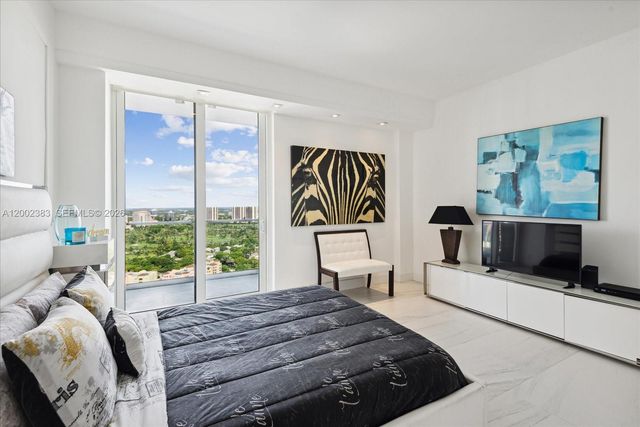 19707 Turnberry Way PHD, Aventura, FL 33180