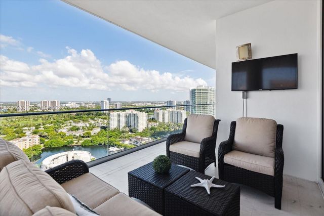 19707 Turnberry Way PHD, Aventura, FL 33180
