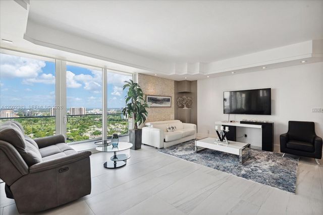 19707 Turnberry Way PHD, Aventura, FL 33180