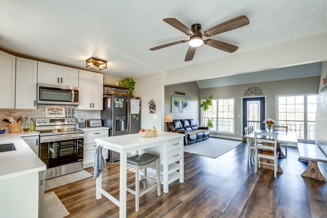 1824 Blackburn Ln, Spring Hill, TN 37174