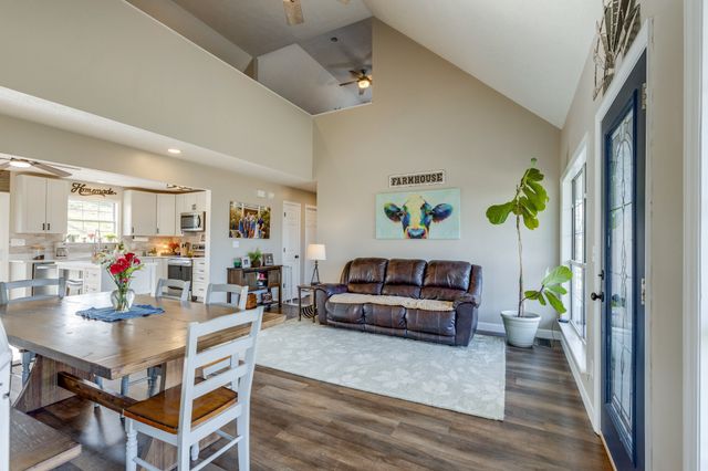 1824 Blackburn Ln, Spring Hill, TN 37174