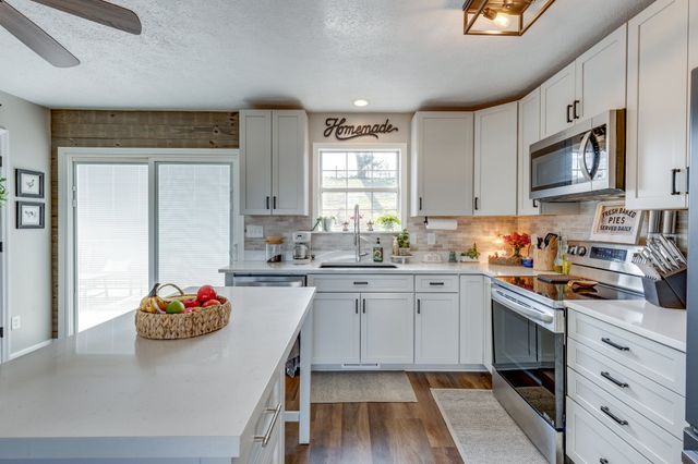 1824 Blackburn Ln, Spring Hill, TN 37174