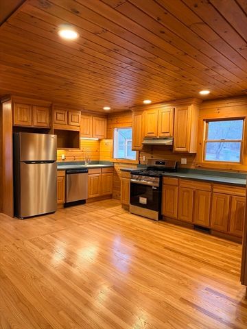 2 Wind Rose Ln, Plymouth, MA 02360