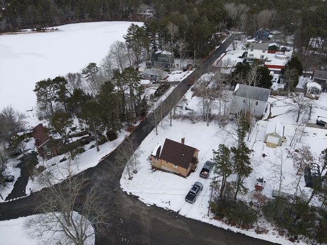 2 Wind Rose Ln, Plymouth, MA 02360