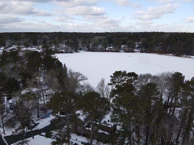 2 Wind Rose Ln, Plymouth, MA 02360