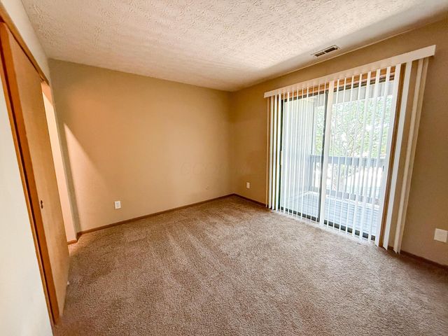 2744 Greystone Drive, E, Columbus, OH 43220