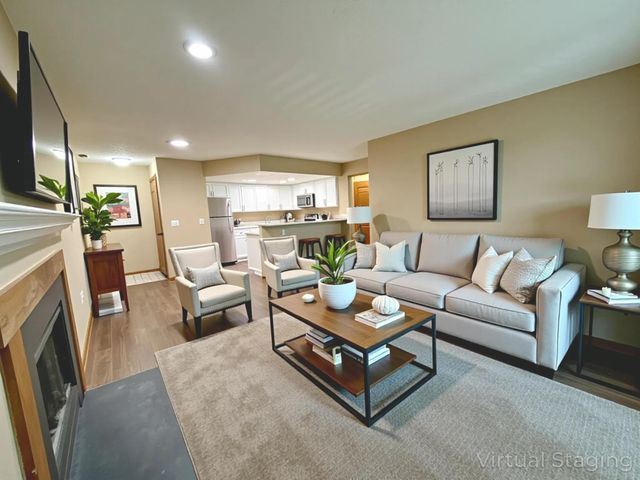 2744 Greystone Drive, E, Columbus, OH 43220