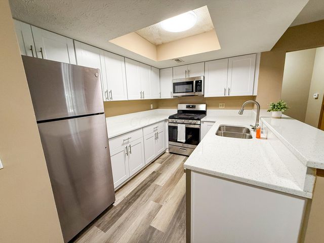 2744 Greystone Drive, E, Columbus, OH 43220