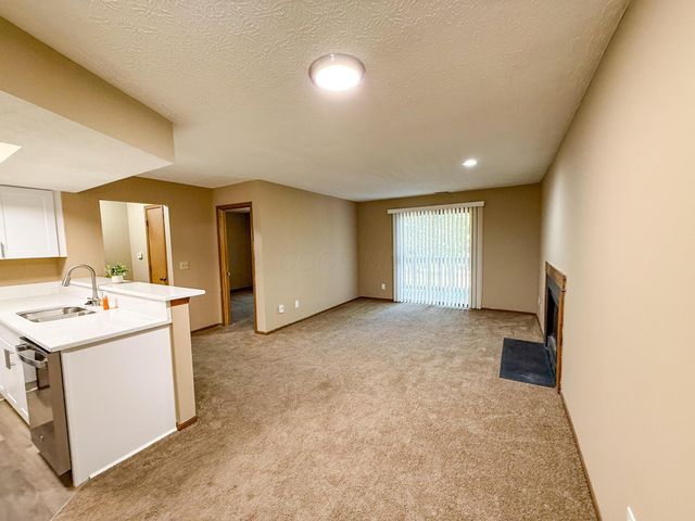 2744 Greystone Drive, E, Columbus, OH 43220