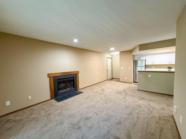 2744 Greystone Drive, E, Columbus, OH 43220