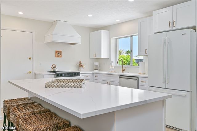 4520 SE 9th AVE, Cape Coral, FL 33904