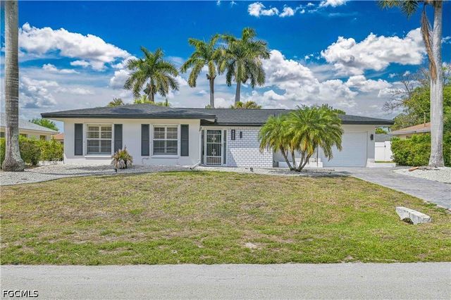 4520 SE 9th AVE, Cape Coral, FL 33904