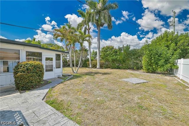 4520 SE 9th AVE, Cape Coral, FL 33904