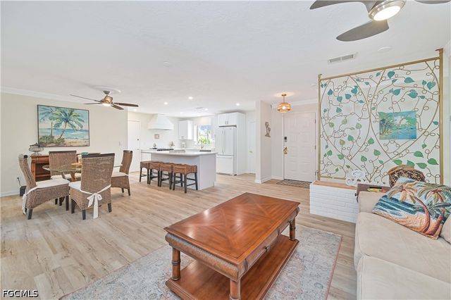 4520 SE 9th AVE, Cape Coral, FL 33904