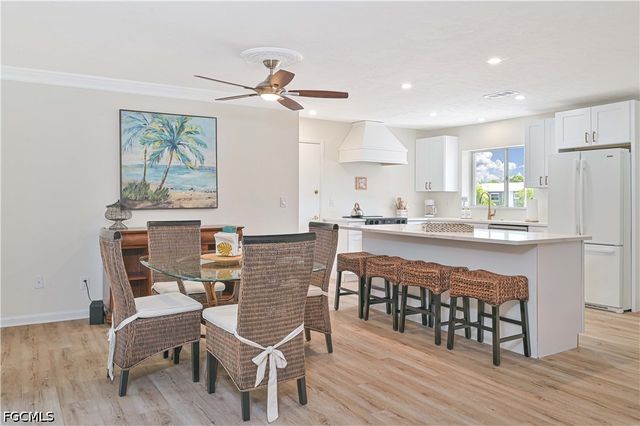 4520 SE 9th AVE, Cape Coral, FL 33904