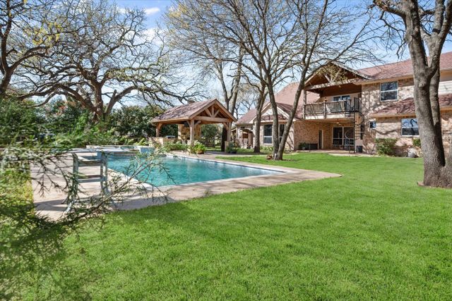 1720 Mistletoe Drive, Flower Mound, TX 75022