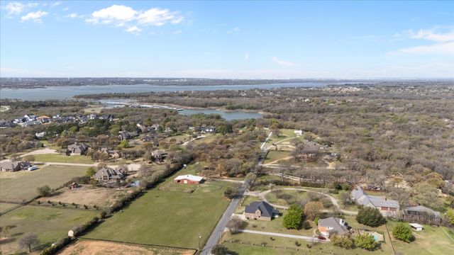 1720 Mistletoe Drive, Flower Mound, TX 75022