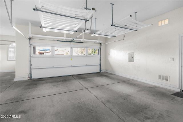 12971 W FOSSIL Drive, Peoria, AZ 85383