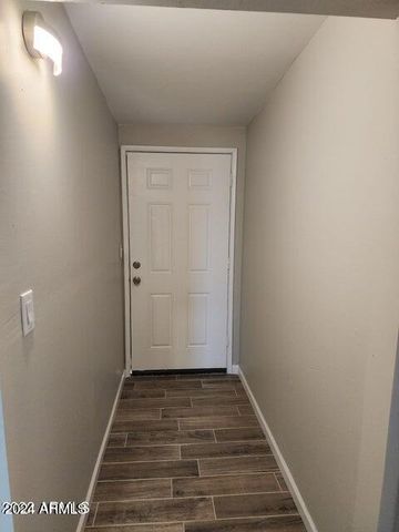 1041 W Elna Rae Street, Tempe, AZ 85281