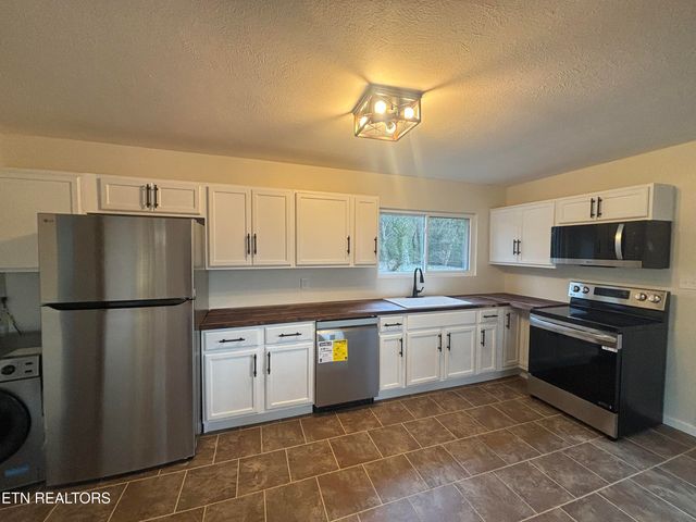 1110 E Hendron Chapel Rd, Knoxville, TN 37920