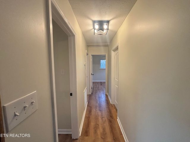 1110 E Hendron Chapel Rd, Knoxville, TN 37920