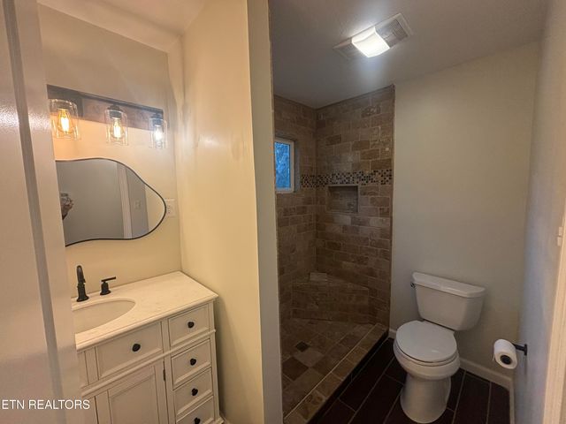 1110 E Hendron Chapel Rd, Knoxville, TN 37920