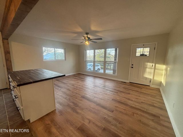 1110 E Hendron Chapel Rd, Knoxville, TN 37920