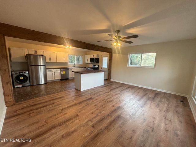 1110 E Hendron Chapel Rd, Knoxville, TN 37920