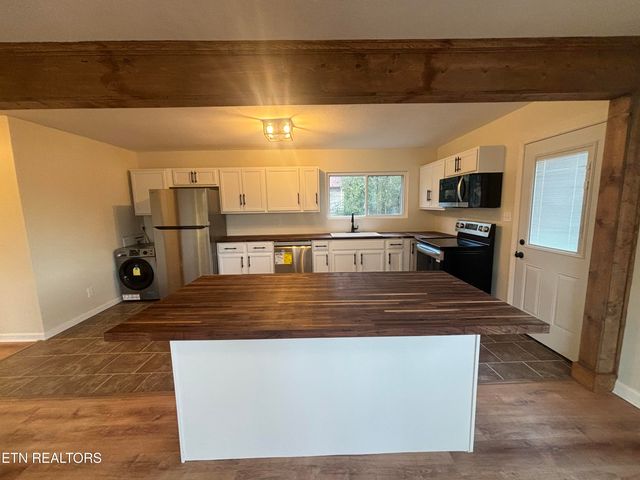 1110 E Hendron Chapel Rd, Knoxville, TN 37920