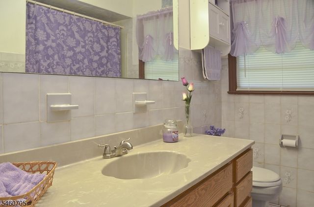 7 Salmon Lane, Roxbury Twp., NJ 07852