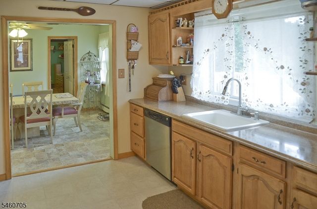 7 Salmon Lane, Roxbury Twp., NJ 07852
