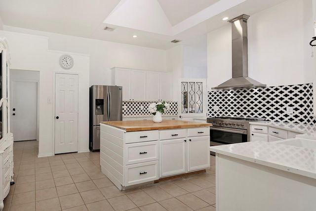 174 N Wimberly Way, The Woodlands, TX 77385