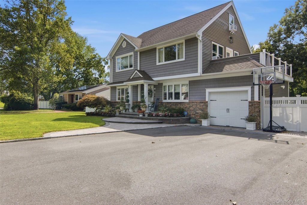 8 Glen Way, Lake Grove, NY 11755 — exterior